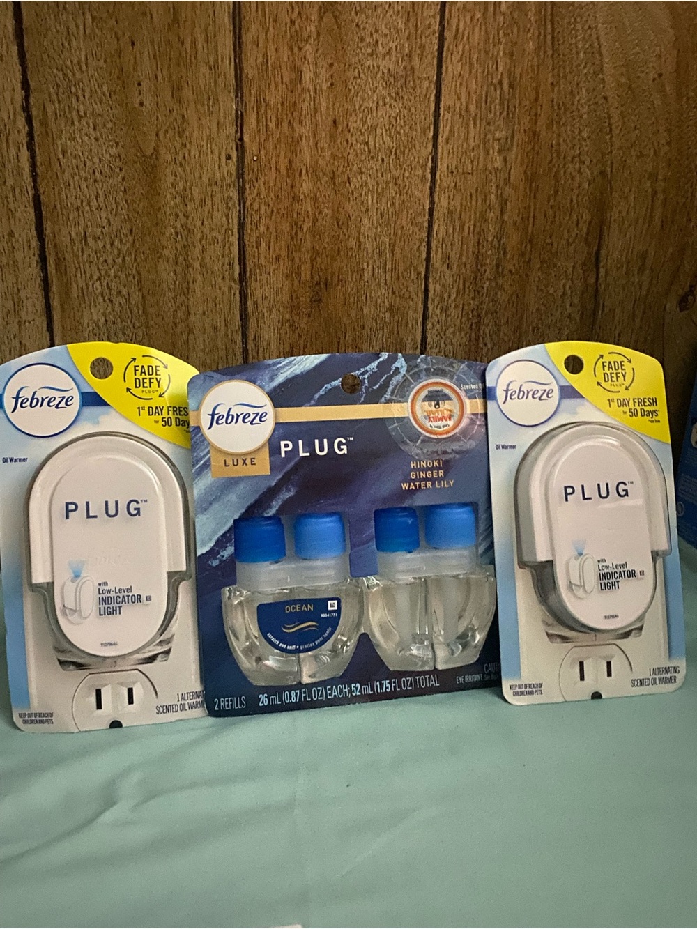 Febreze Plug Luxe oil plug in warmer 3 pack w/ refills ocean & hinoki ginger